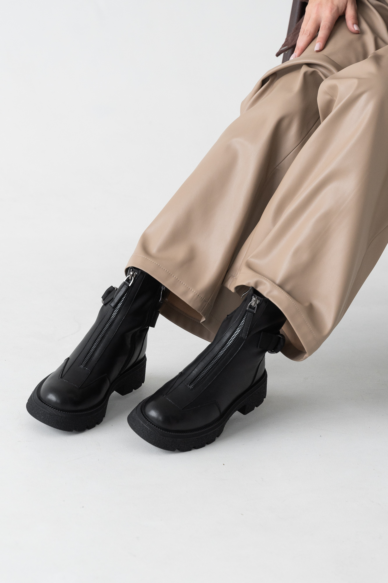 Ботинки женские, арт ZPF5519-Q1359ZM, натуральная кожа, цвет черн.