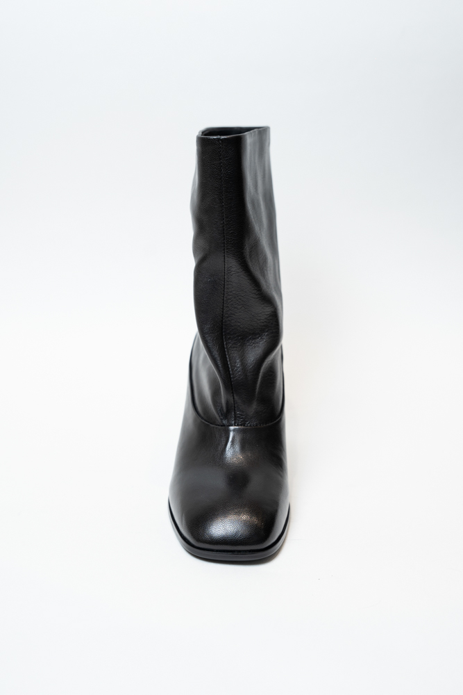 Ботинки женские, арт A3939-01-F932, натуральная кожа, цвет черн.