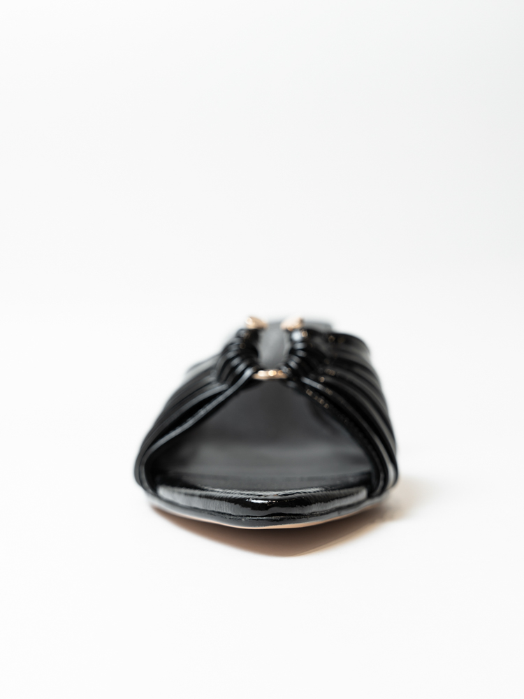 Сабо женские, арт B13-HF80991-1T, натуральная лакированная кожа, цвет черн.