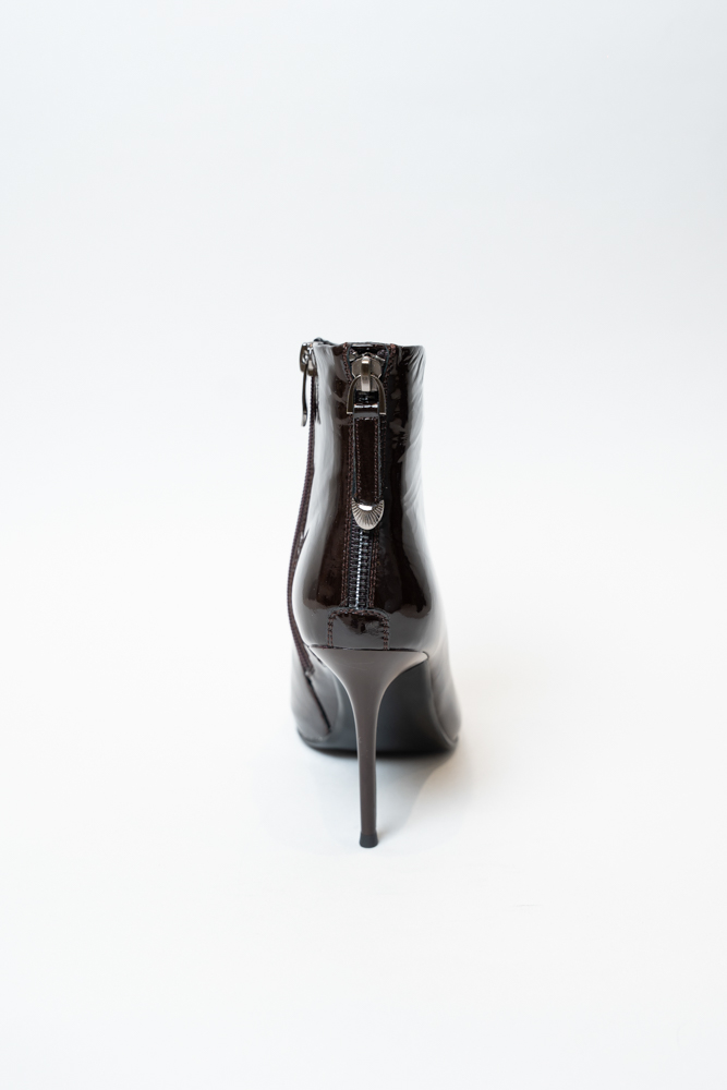 Ботинки женские, арт P113-350/729NP, натуральная лакированная кожа, цвет кор.