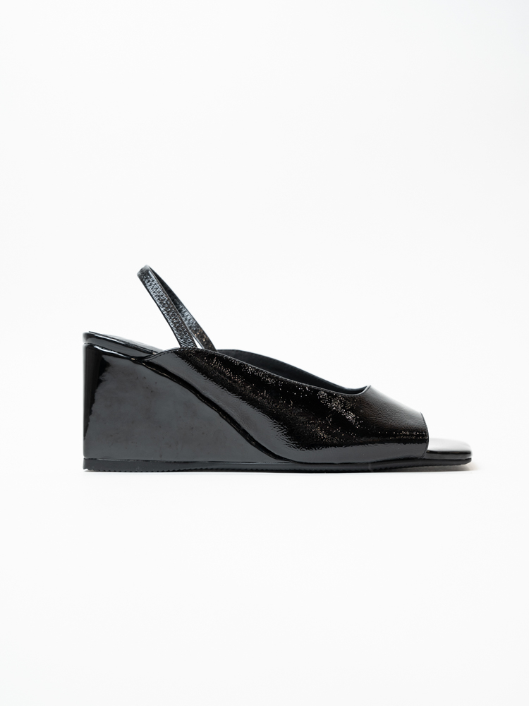 Босоножки женские, арт Y7616B428-6073AL, натуральная лакированная кожа, цвет черн.