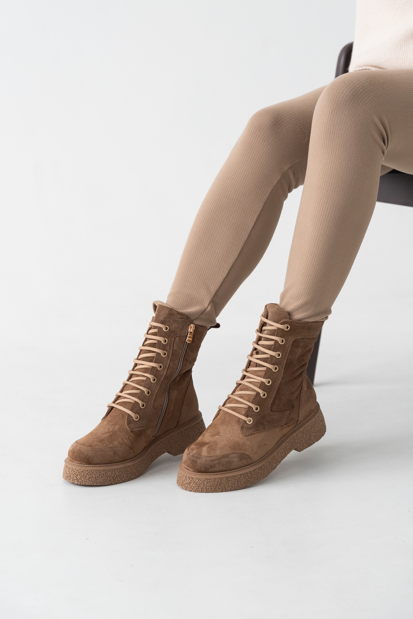 Ботинки женские, арт 35706-816-T3,  натуральная замша, цвет кор.