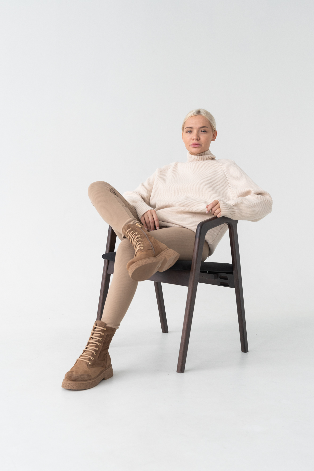 Ботинки женские, арт 35706-816-T3,  натуральная замша, цвет кор.