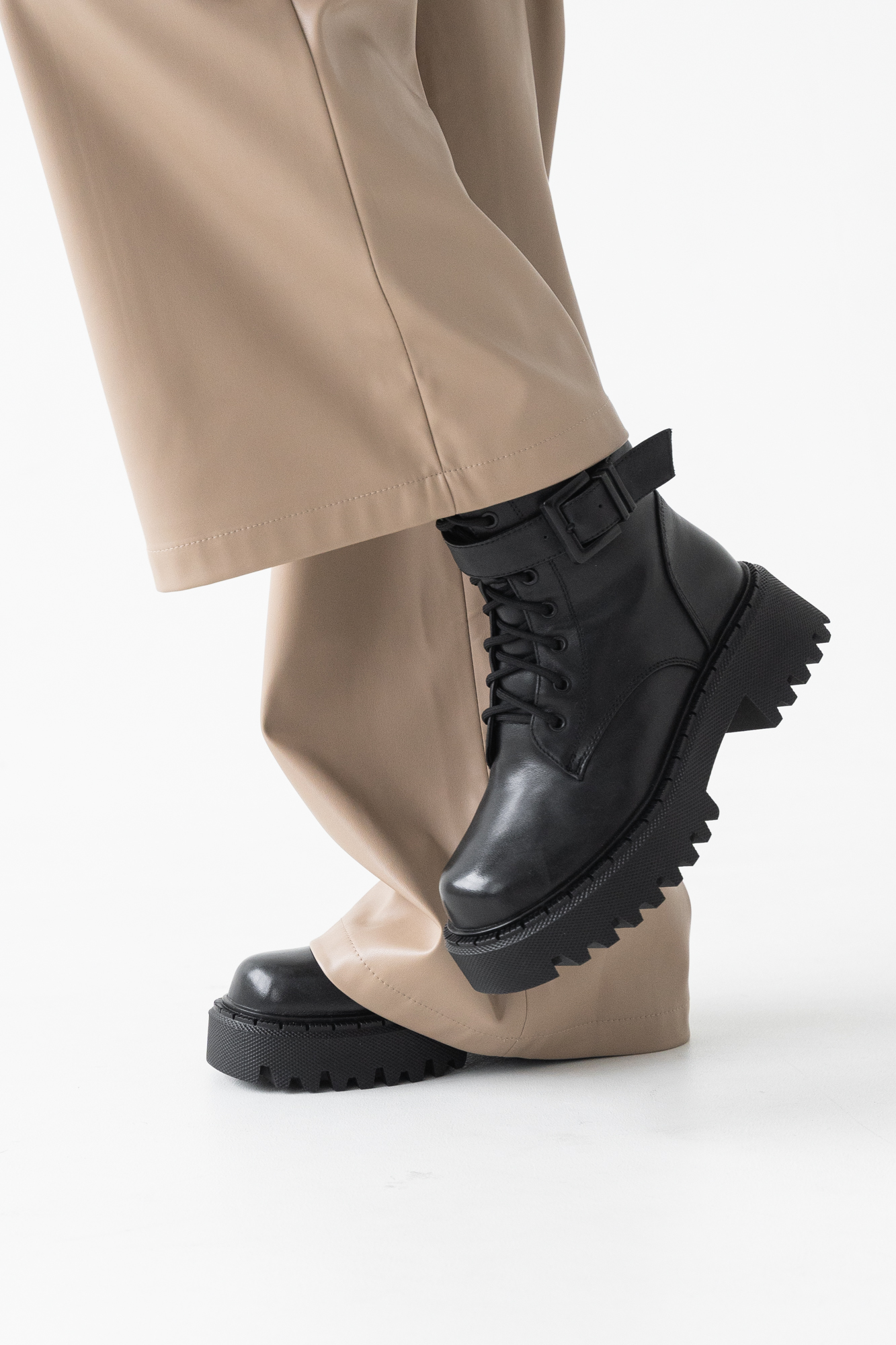 Ботинки женские, арт ZPF4684-Q272ZM, натуральная кожа, цвет черн.