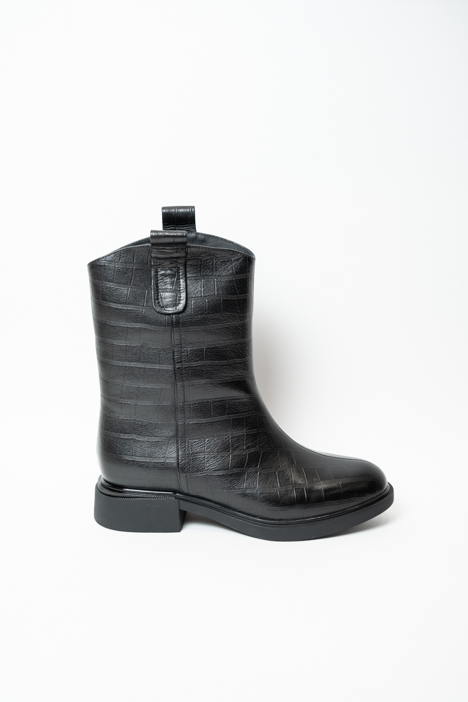 Ботинки женские, арт AKL125-135-P3835, натуральная кожа, цвет черн.