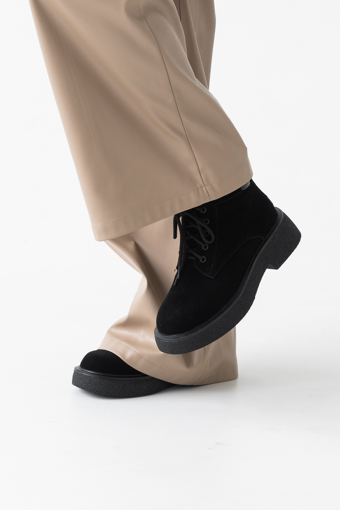 Ботинки женские, арт ZPF5399-Q1262ZM, натуральная замша, цвет черн.