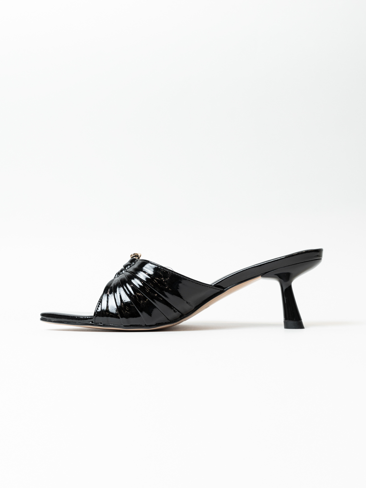 Сабо женские, арт B13-HF80991-1T, натуральная лакированная кожа, цвет черн.