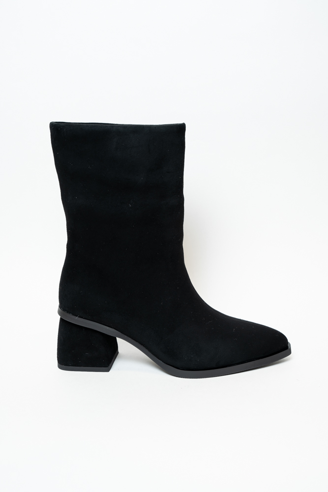 Ботинки женские, арт P111-453ZM/YF, натуральная замша, цвет черн.
