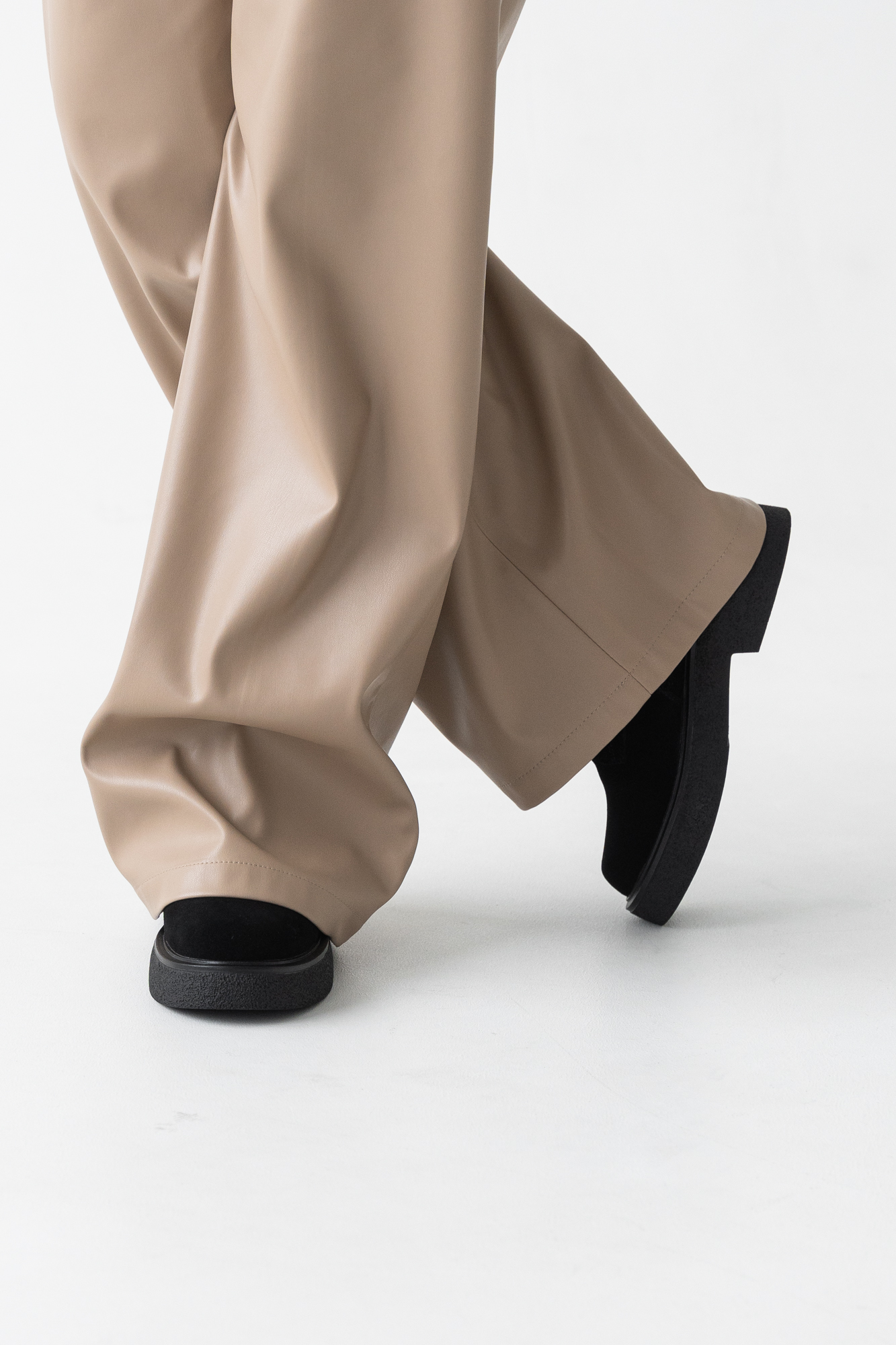 Ботинки женские, арт ZPF5399-Q1262ZM, натуральная замша, цвет черн.