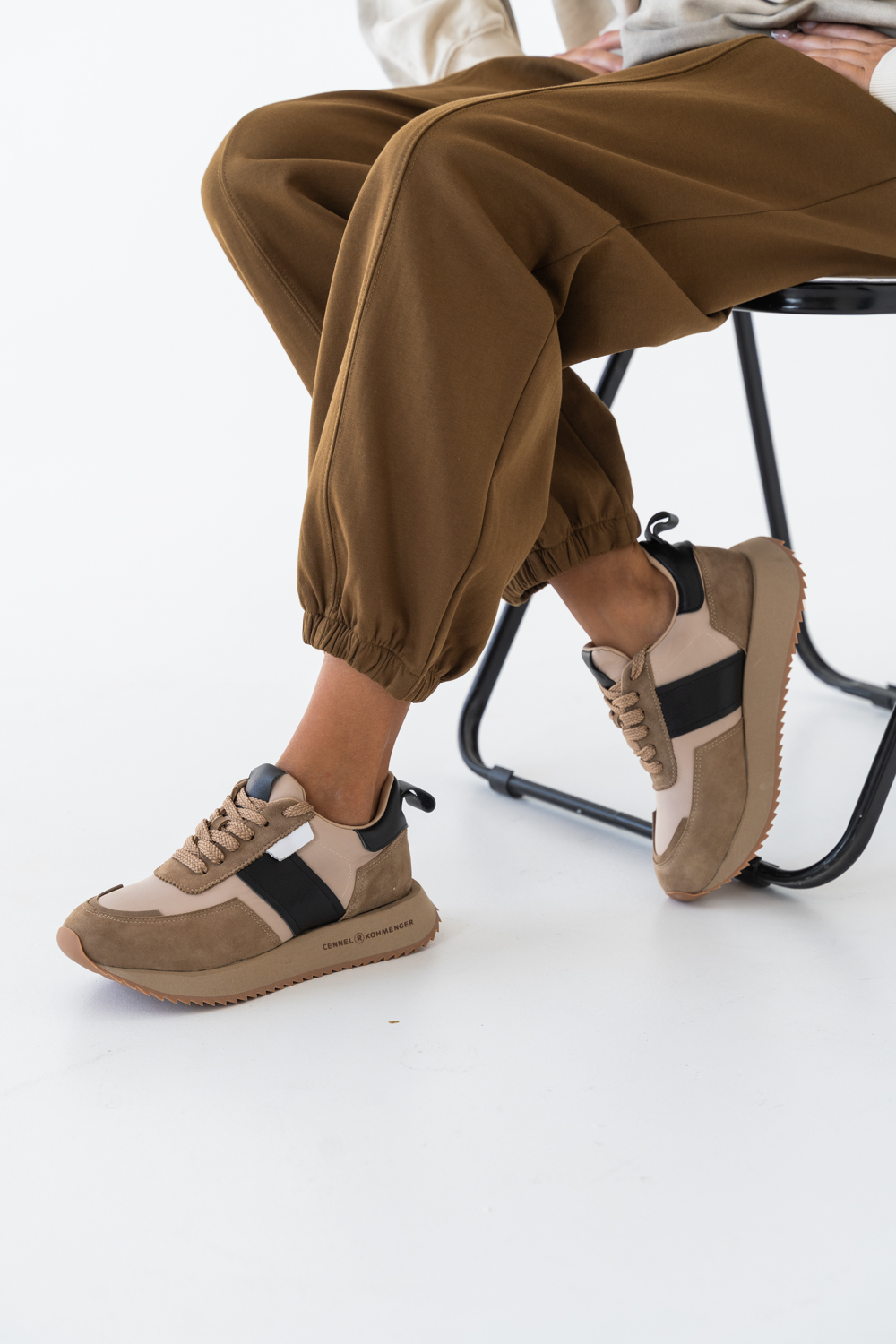 Кроссовки женские, арт 8608-18,натуральная замша/текстиль, цвет беж.