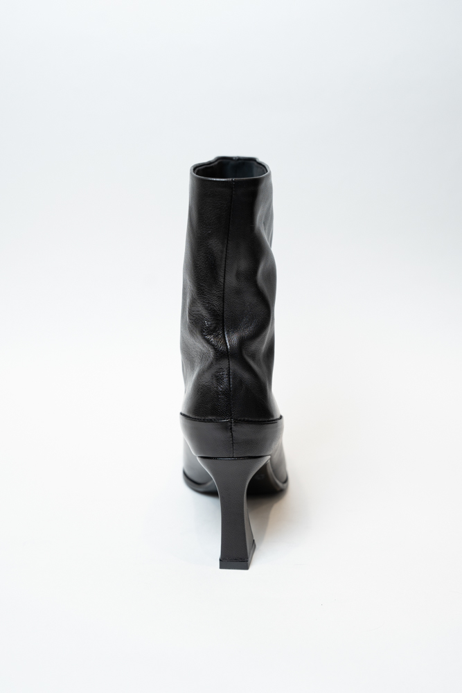Ботинки женские, арт A3939-01-F932, натуральная кожа, цвет черн.