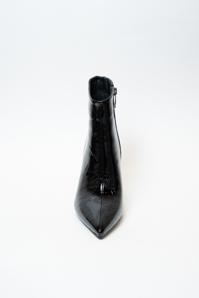 Ботинки женские, арт P113-350/728NP, натуральная лакированная кожа, цвет черн.