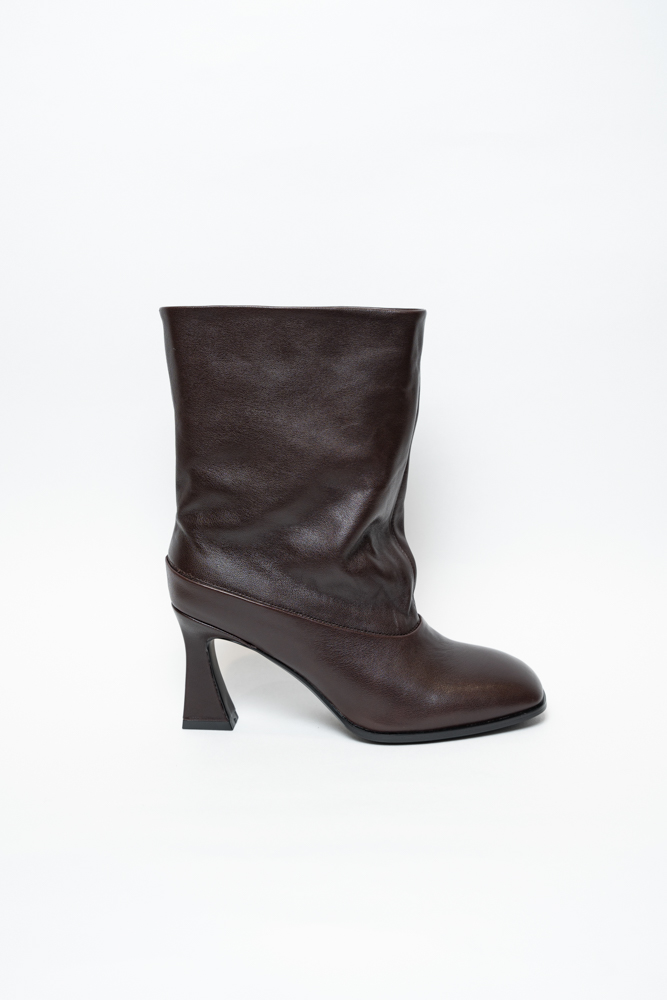 Ботинки женские, арт A3939-01-F943, натуральная кожа, цвет кор.