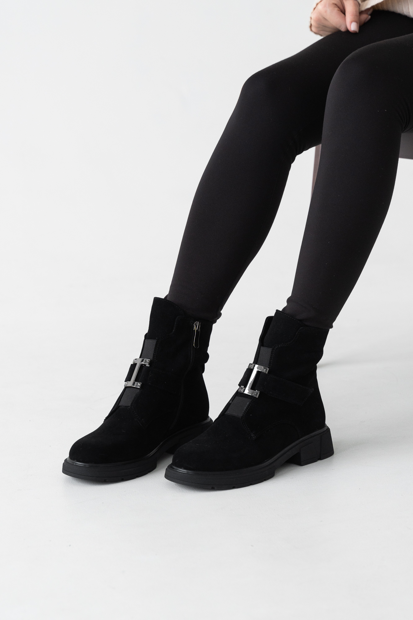 Ботинки женские, арт Z1129-S69M, натуральная замша, цвет черн.