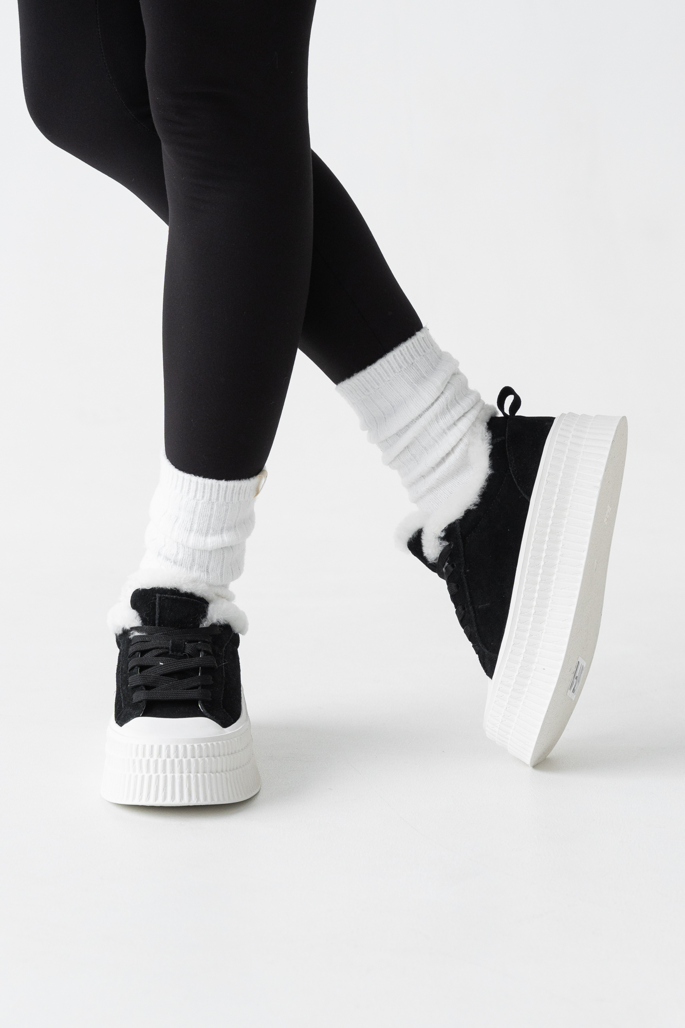 Кроссовки женские, арт Z6670-1M , натуральная замша, цвет черн.