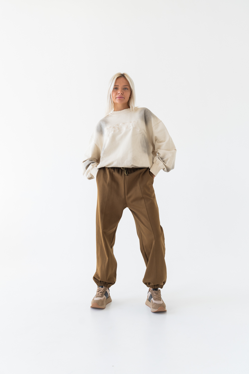 Кроссовки женские, арт 8608-18,натуральная замша/текстиль, цвет беж.