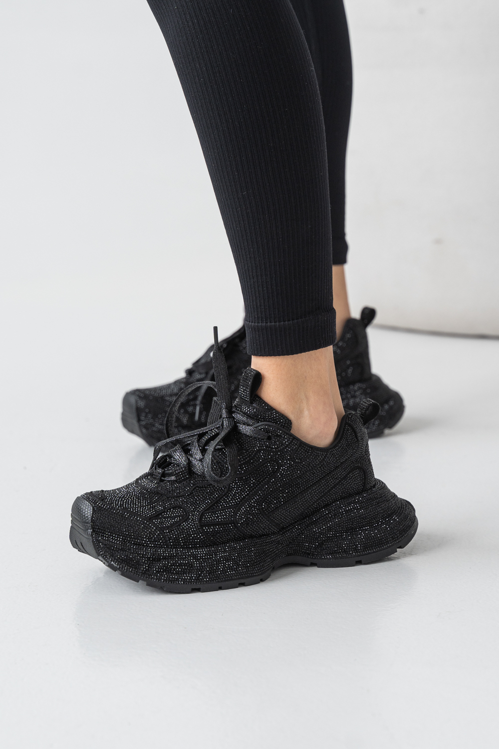 Кроссовки женские, арт 610-1, натуральная кожа, цвет черн.