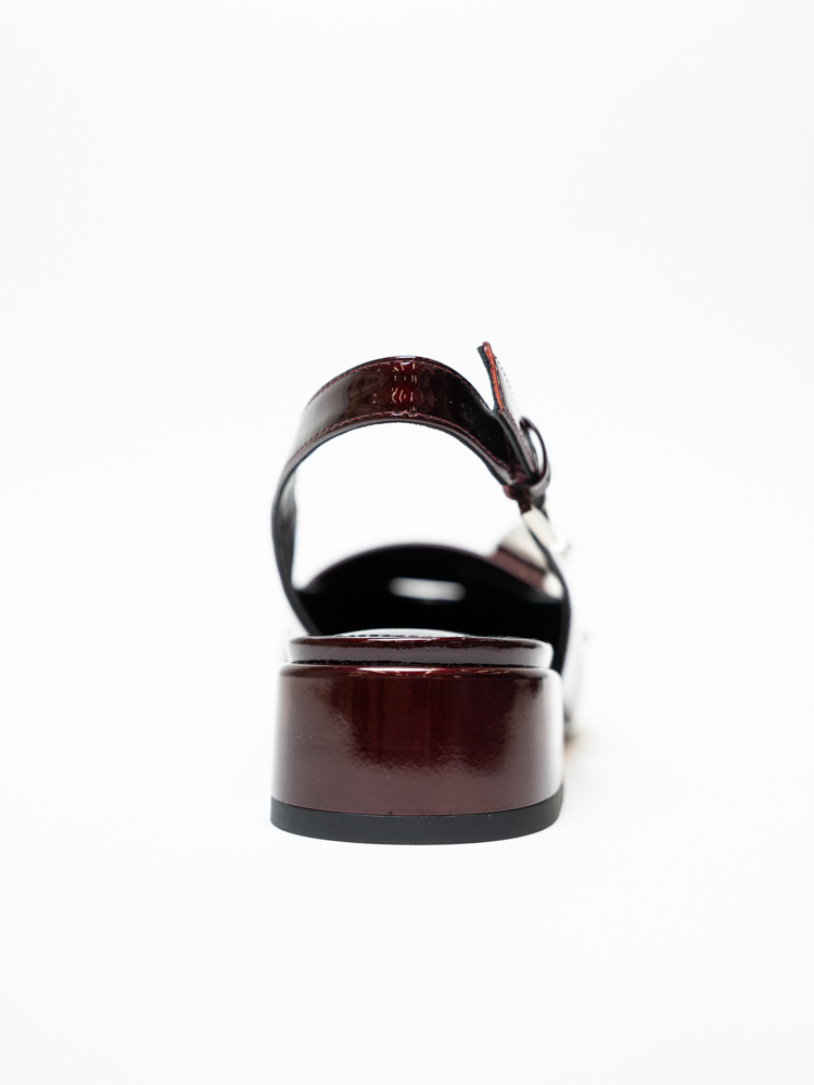 Босоножки женские, арт 511-131/6-8-0/6, натуральная лакированная кожа, цвет кор.