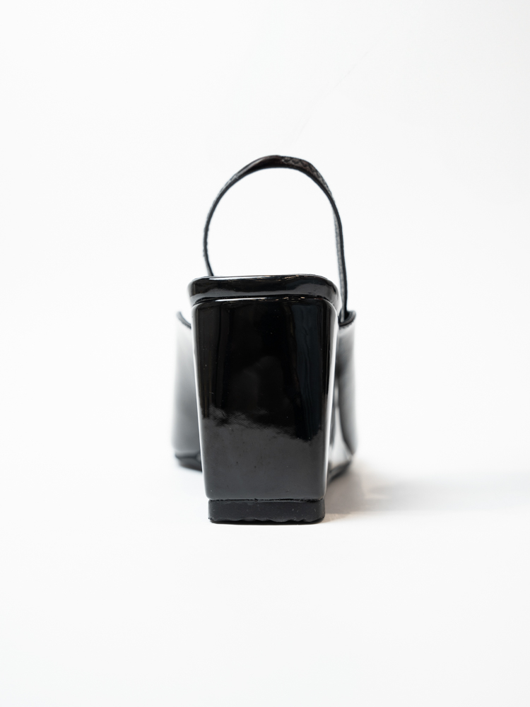 Босоножки женские, арт Y7616B428-6073AL, натуральная лакированная кожа, цвет черн.