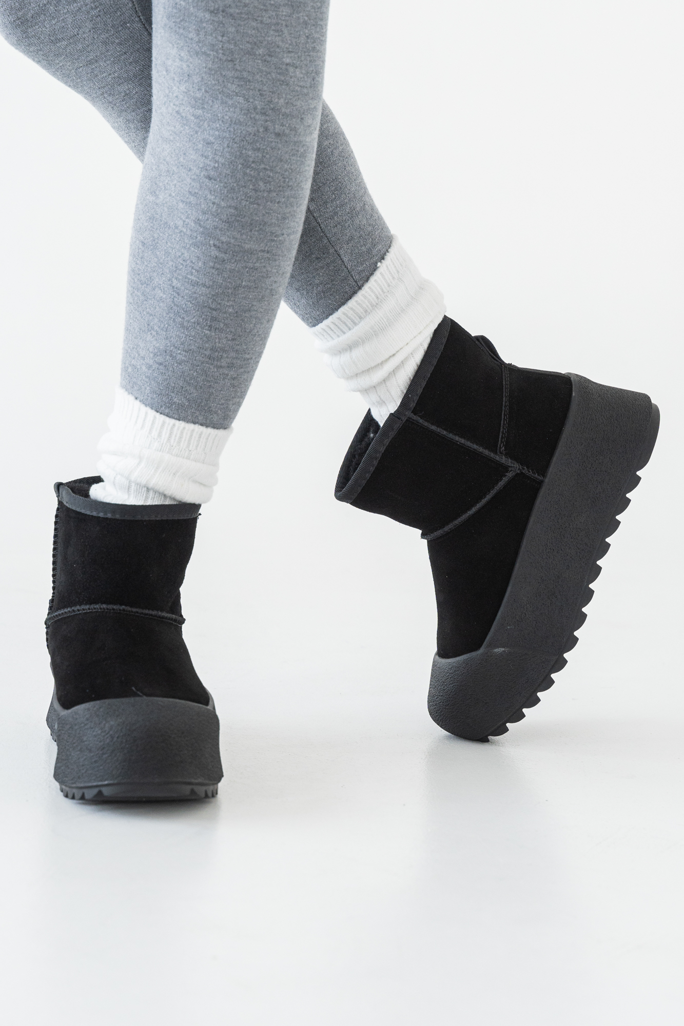 Ботинки женские, арт LO-709-1, натуральная замша, цвет черн.