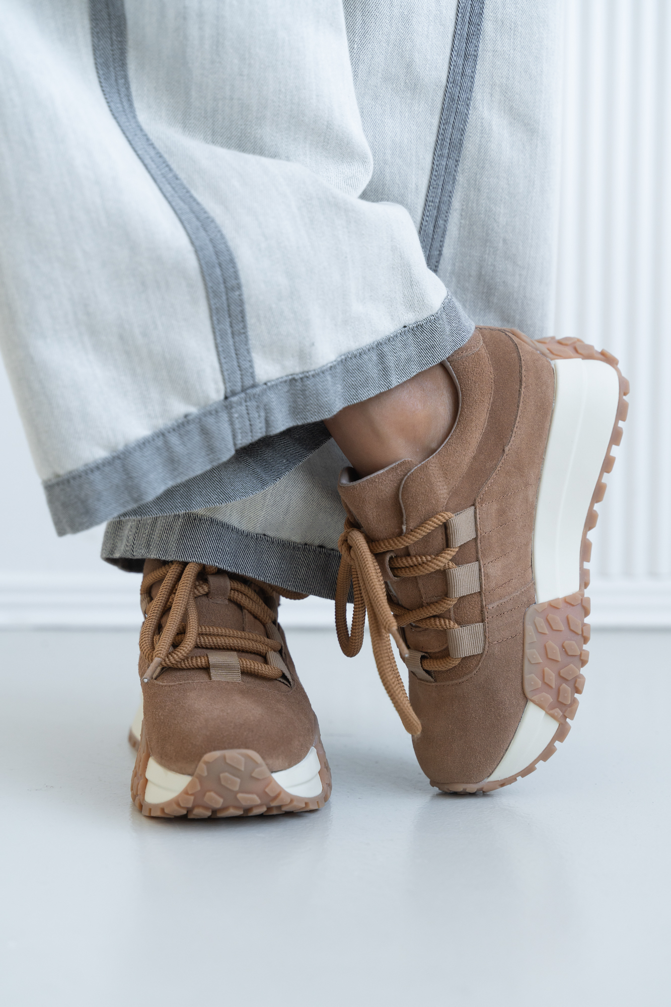 Кроссовки женские, арт E9398-1-2YM , натуральная замша, цвет беж.