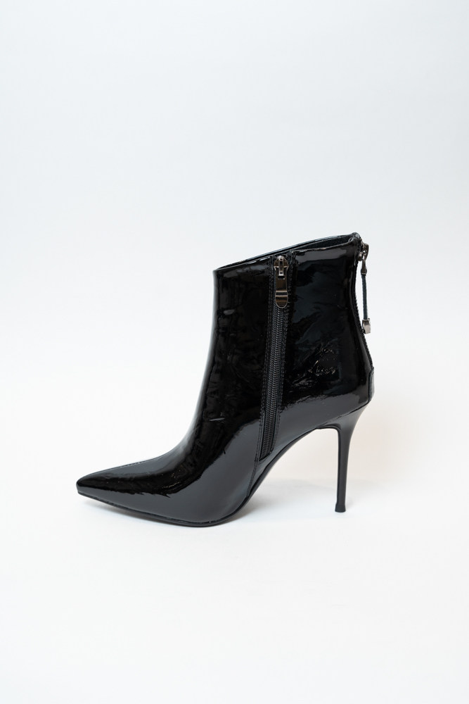 Ботинки женские, арт P113-350/728NP, натуральная лакированная кожа, цвет черн.