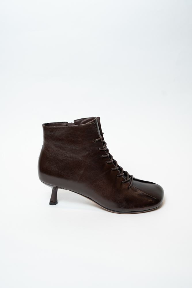 Ботинки женские, арт JA594-H1868-P1656, натуральная кожа, цвет кор.