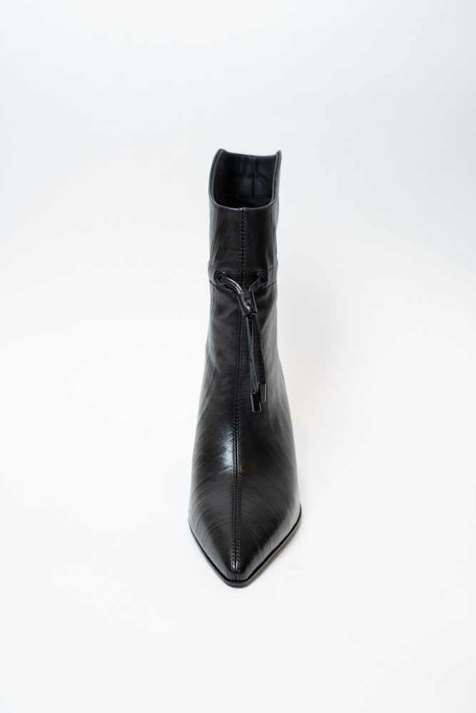 Ботинки женские, арт JA579D-S666-P1661, натуральная кожа, цвет черн.
