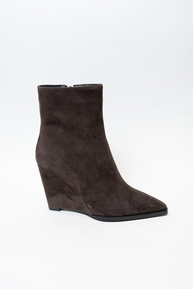 Ботинки женские, арт P111-602/638YF, натуральная замша, цвет кор.