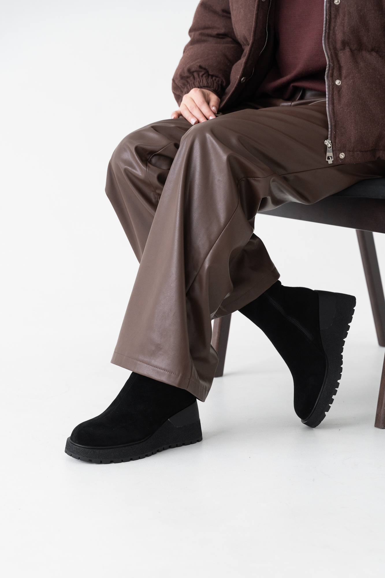 Ботинки женские, арт C344-67AB, натуральная замша, цвет черн.