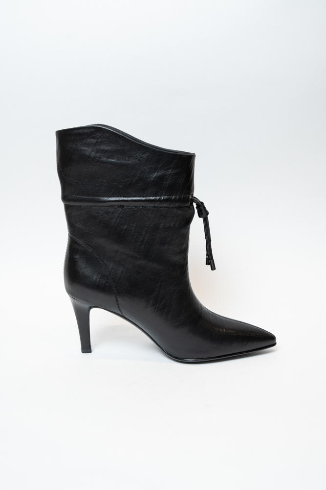Ботинки женские, арт JA579D-S666-P1661, натуральная кожа, цвет черн.