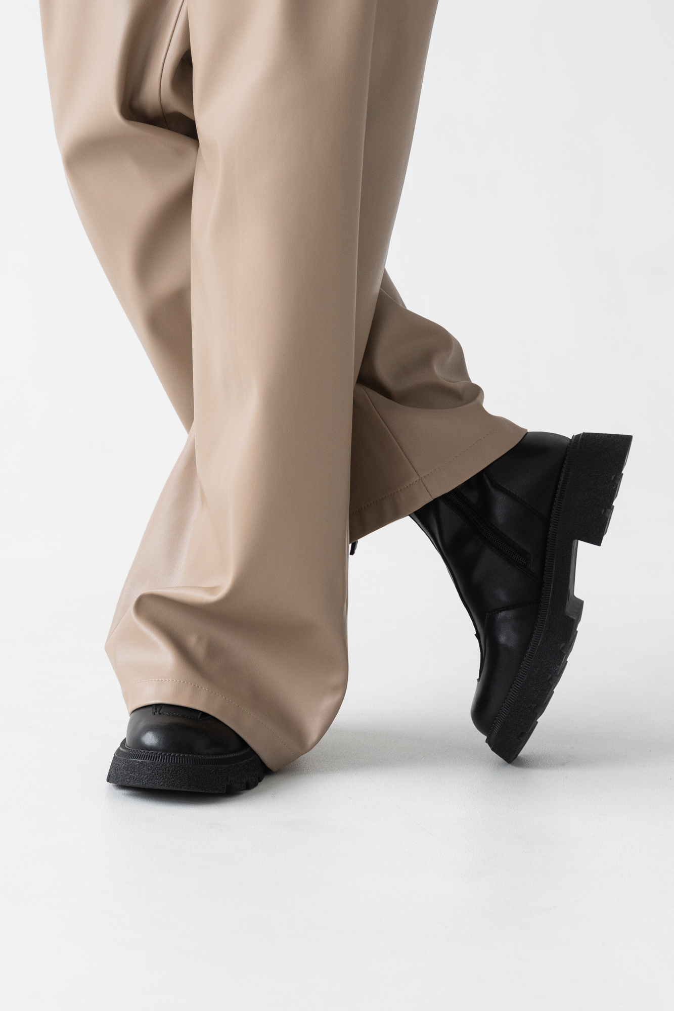 Ботинки женские, арт ZPF5519-Q1359ZM, натуральная кожа, цвет черн. Ботинки женские, арт ZPF5519-Q1359ZM, натуральная кожа, цвет черн.