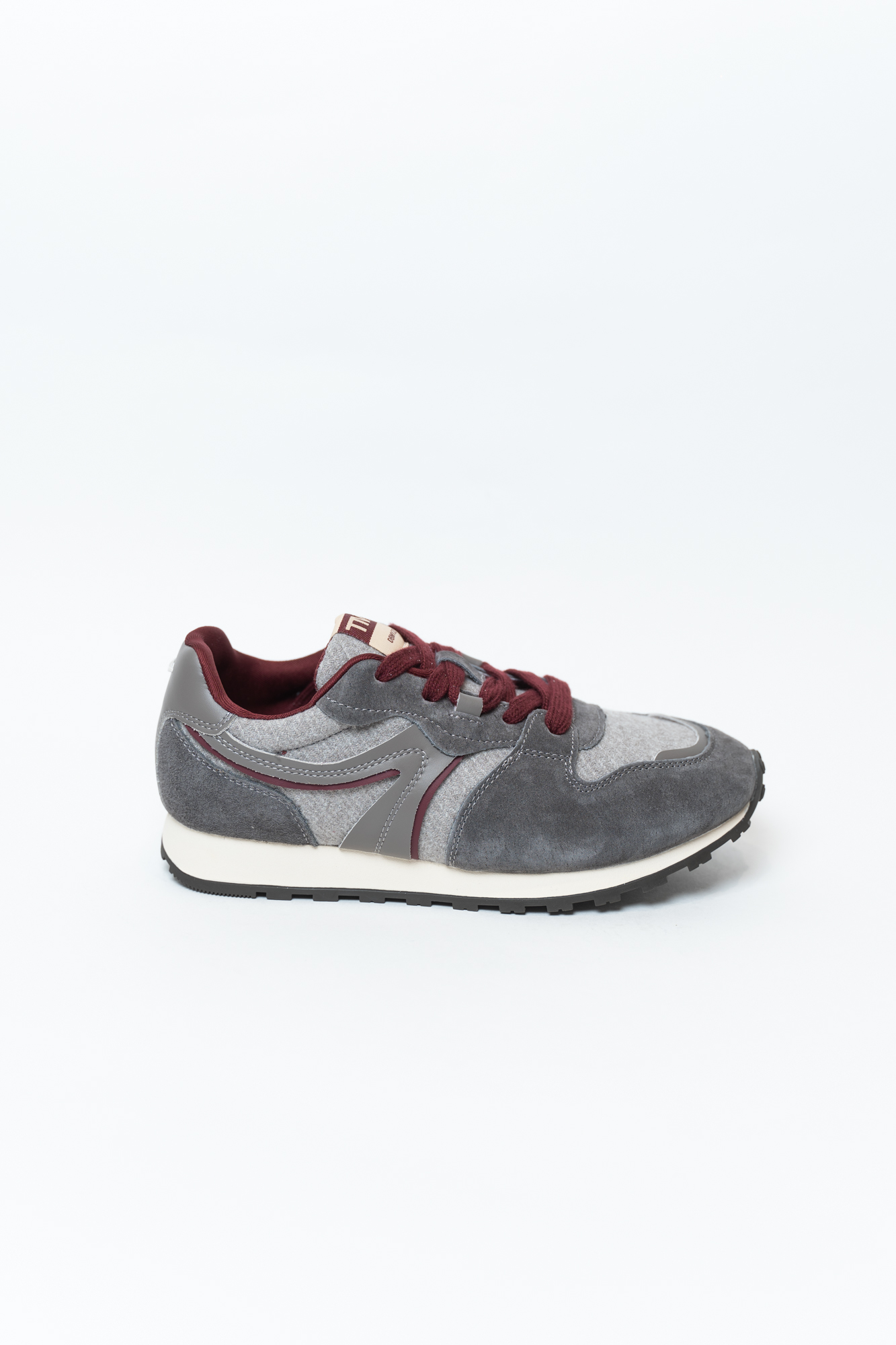 Кроссовки женские, арт 2306-3-G, натуральная замша, цвет сер. Кроссовки женские, арт 2306-3-G, натуральная замша, цвет сер.