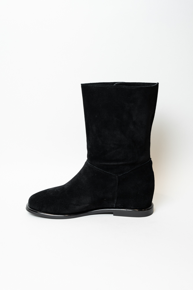 Ботинки женские, арт 02-Y5466N594-N215AR, натуральная замша, цвет черн. Ботинки женские, арт 02-Y5466N594-N215AR, натуральная замша, цвет черн.