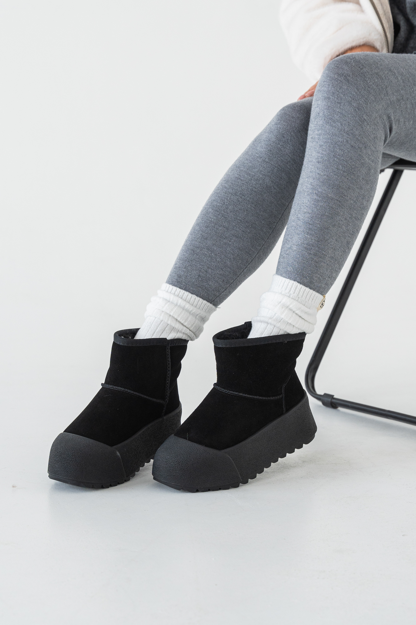 Ботинки женские, арт LO-709-1, натуральная замша, цвет черн. Ботинки женские, арт LO-709-1, натуральная замша, цвет черн.