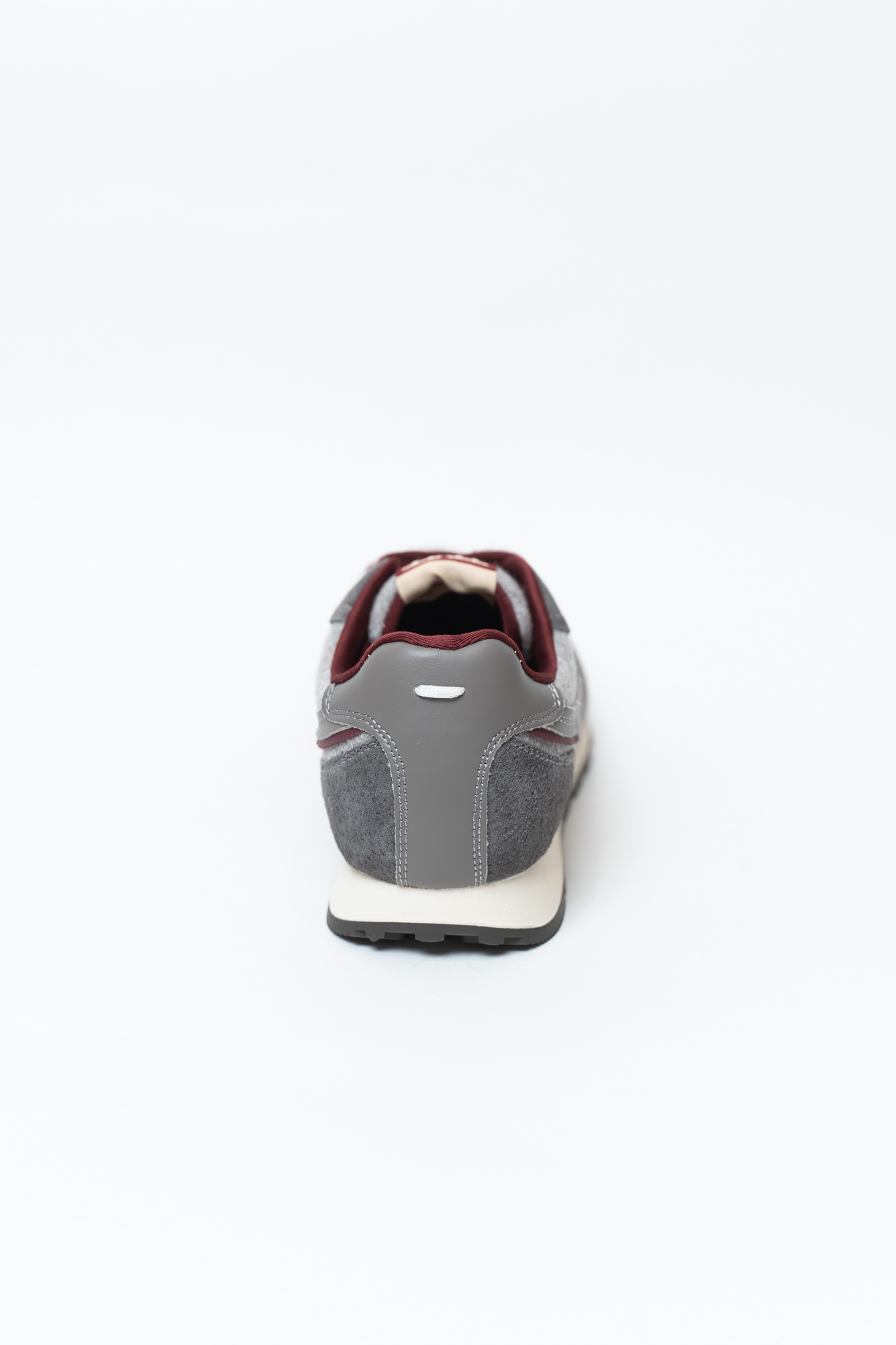 Кроссовки женские, арт 2306-3-G, натуральная замша, цвет сер. Кроссовки женские, арт 2306-3-G, натуральная замша, цвет сер.