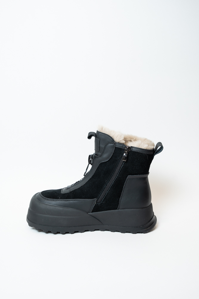 Кроссовки женские, арт C87M-88-H, натуральная замша, цвет черн. Кроссовки женские, арт C87M-88-H, натуральная замша, цвет черн.